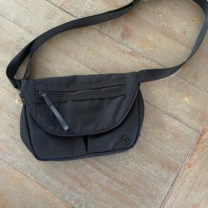 Lululemon crossbody nylon bag